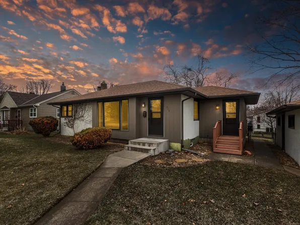 1838 Oxford St N, Roseville, MN 55113
