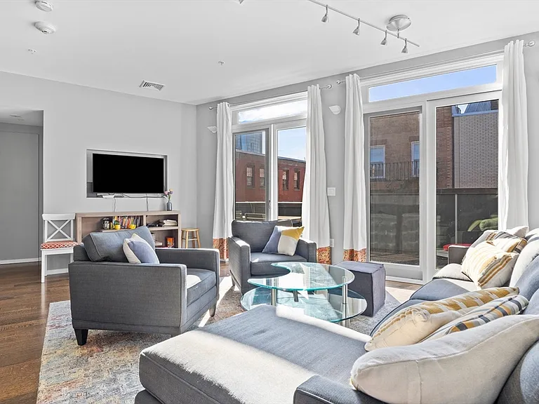 133 Salem St #PENTHOUSE — Photo 7