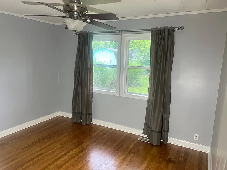 10814 Broadway St — Photo 11