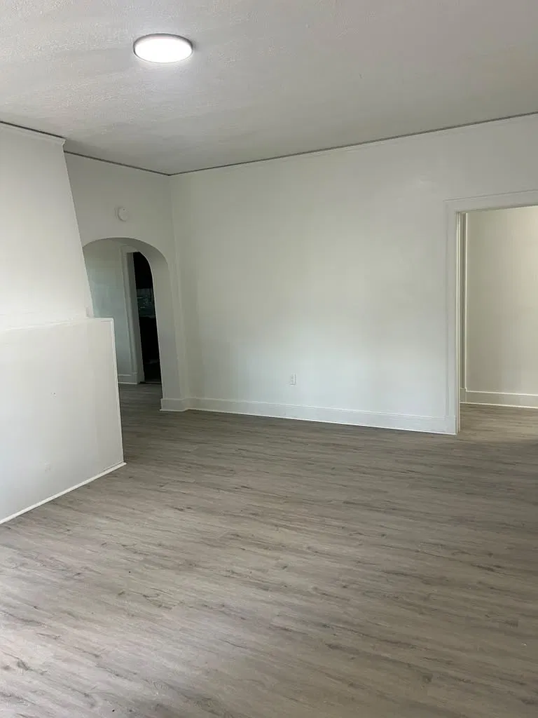 4 bed, 1829 sqft, $1,400 — Photo 2