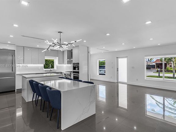 3rd image of 3112 Village Green Dr