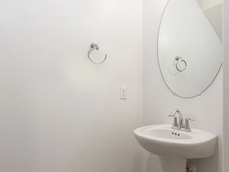 8045 Skye Foxx St — Photo 15