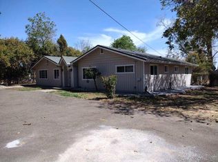 19395 E Niles Ln, Redding, CA 96002