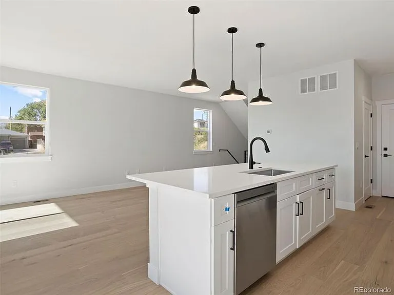 4656 W 9th Ave — Photo 6