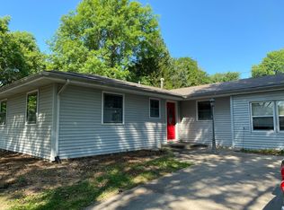 303 Greentree Rd, Atchison, KS 66002