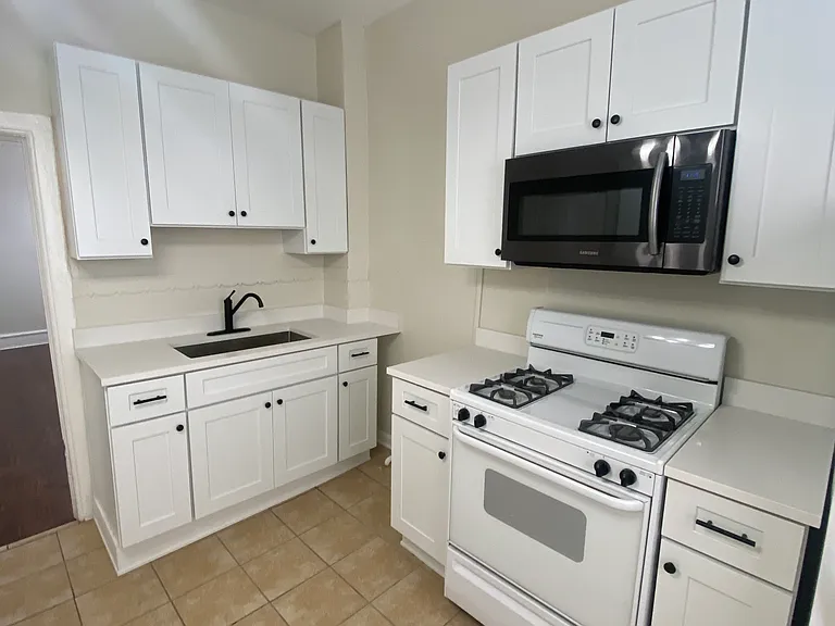 3213 S Parnell Ave #2R — Photo 14