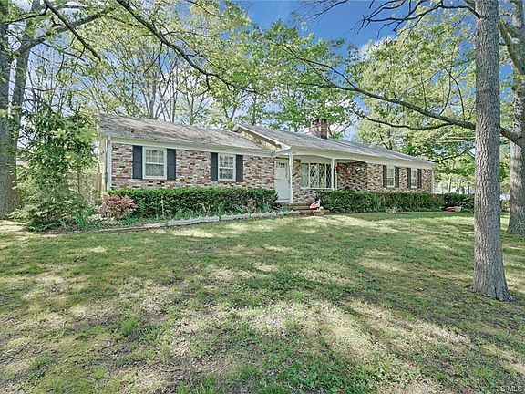 2nd image of 1200 Taylor Ln