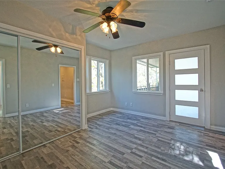 3915 Fredonia Dr — Photo 19