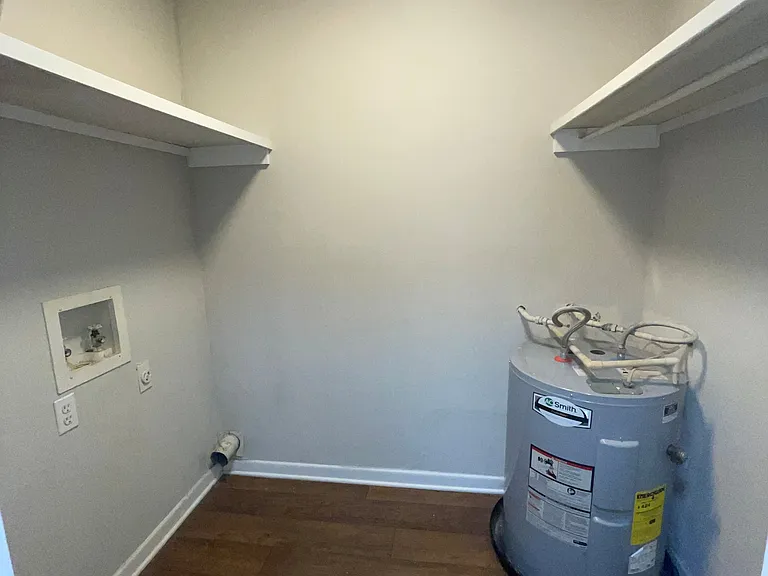 Oak Terrace Apartments — Photo 12