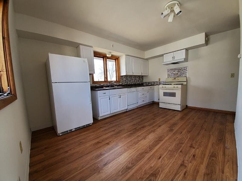 1st image of 538 Van Buren Ave #B