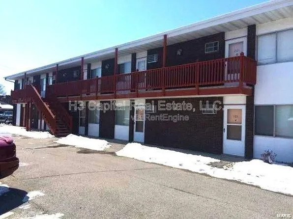 1306 9th St, Highland, IL