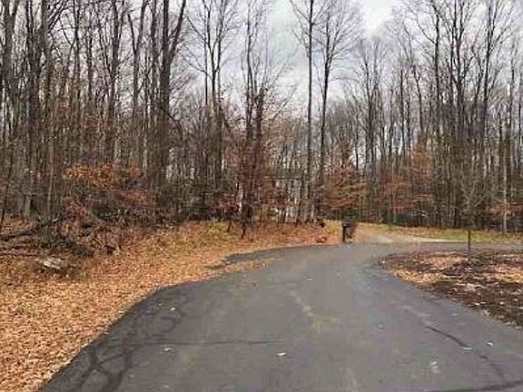 Exterior Neighborhood (street photo)