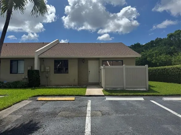 10324 Boca Bnd W, Boca Raton, FL 33428