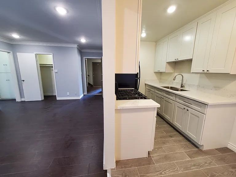 151 S Oxford Ave #14 — Photo 3