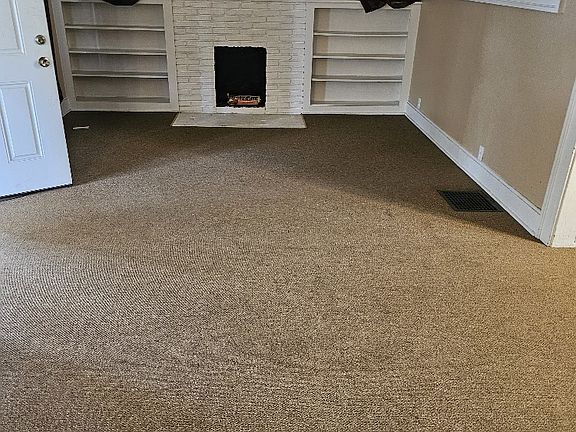 4th image of 2926 Indianapolis Ave