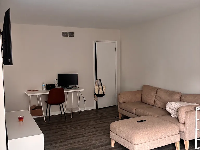 4204 N Olsen Ave #6 — Photo 4
