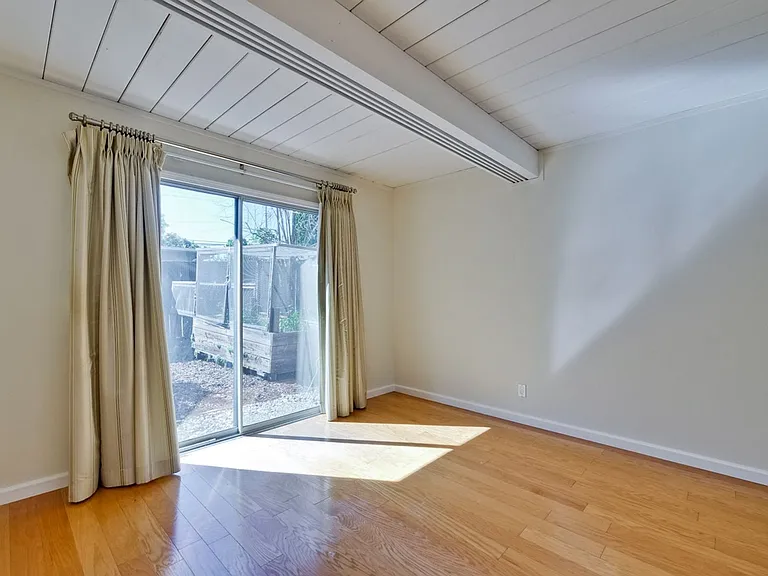 485 Emmons Dr — Photo 31
