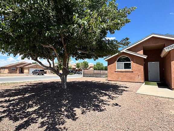 3rd image of 1326 Magoffin Pl