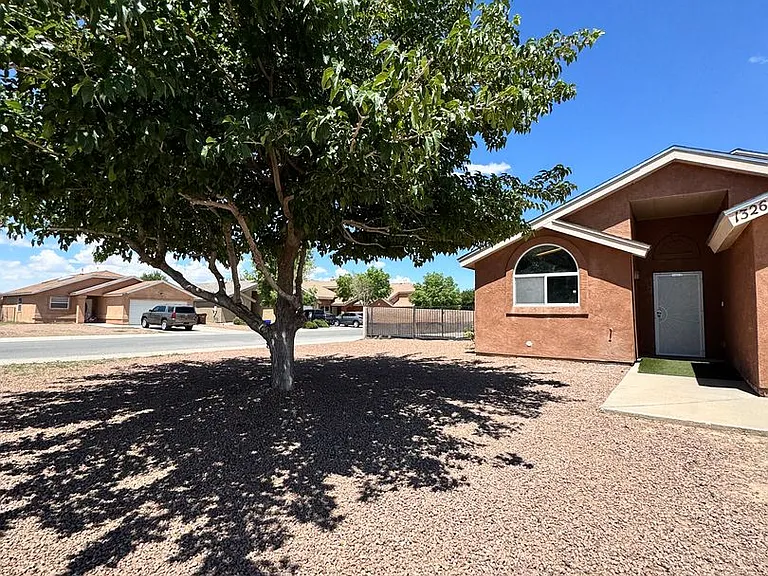 1326 Magoffin Pl — Photo 3