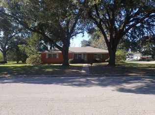 1905 9th St, Hempstead, TX 77445