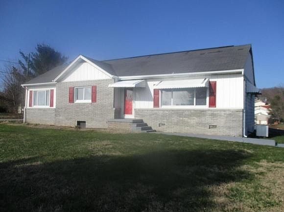 1st image of 202 Jefferson Dr