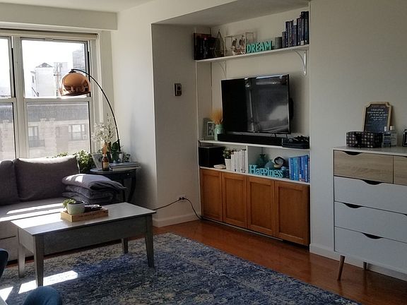 4th image of 155 W 68th St APT 1924