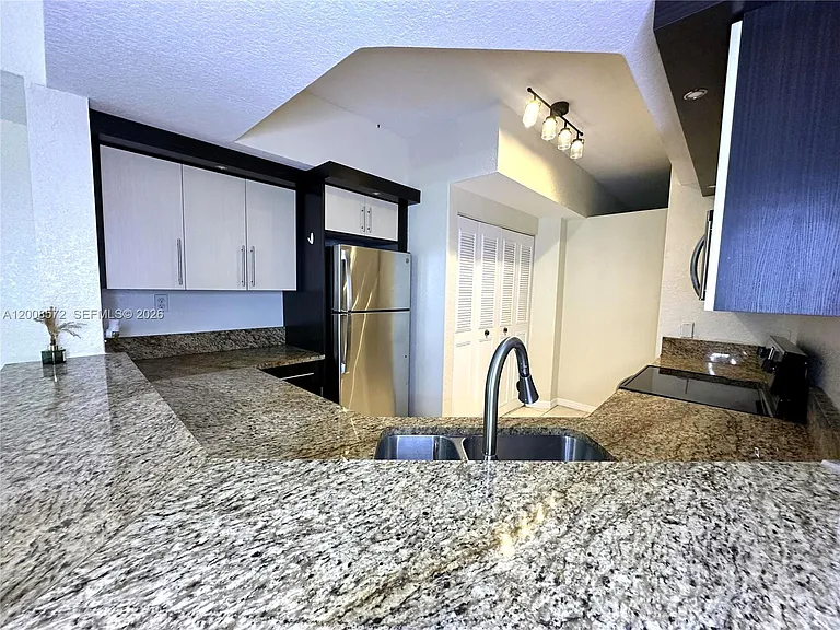 741 SW 148th Ave #708 — Photo 8
