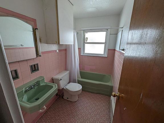 4th image of 3701 N Emerson Ave