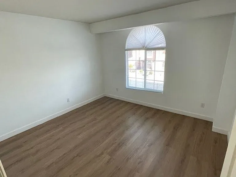 8401 Sewards Bluff Ave — Photo 26