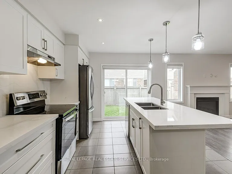 329 Gooding Cres — Photo 13