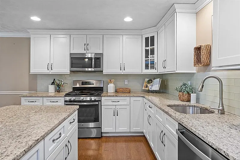 1 bed, 1.0 bath, 933 sqft, $1,850 — Photo 4