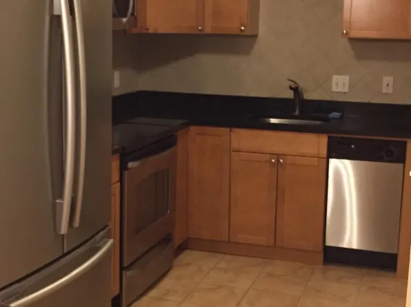 2456 Massachusetts Ave APT 304, Cambridge, MA 02140