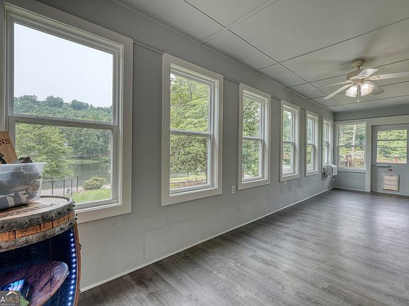 4th image of 497 Hidden Lake Rd