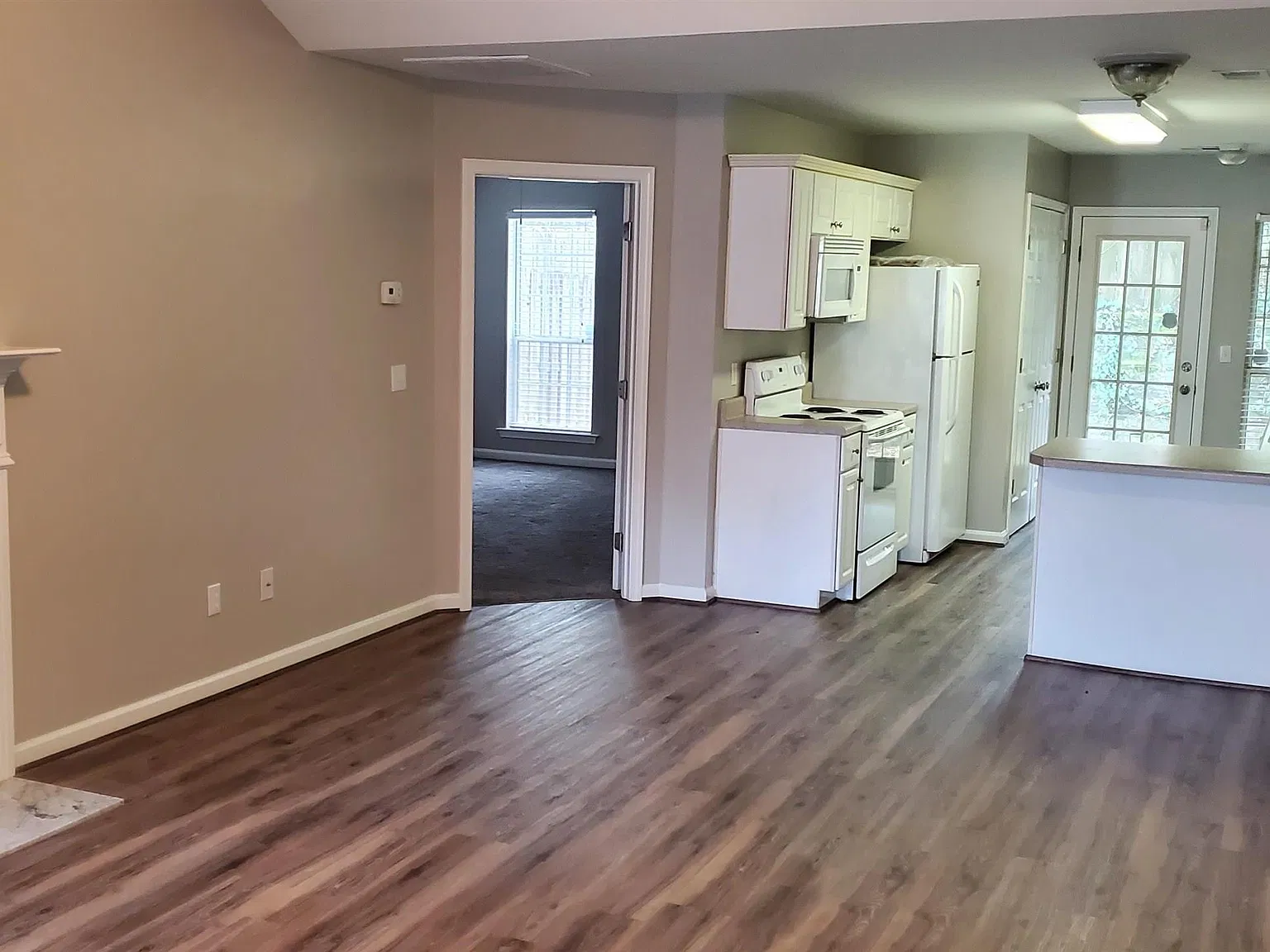 2 bed, 2.0 bath, $1,350 — Photo 4