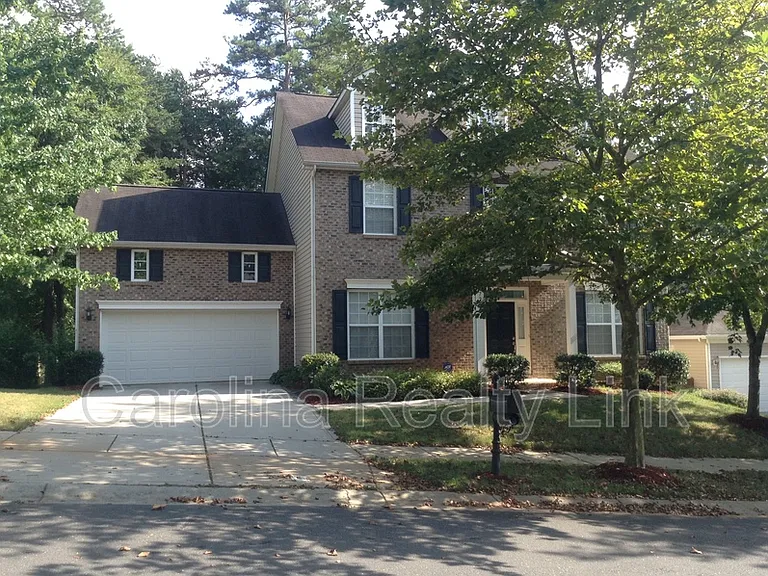 7228 Handon Ln — Photo 1