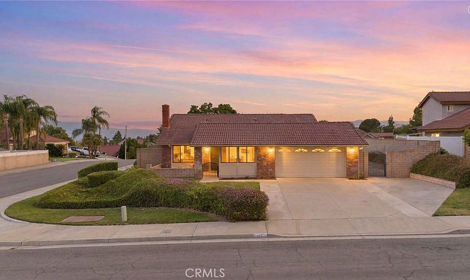 1st image of 1246 Versailles Cir