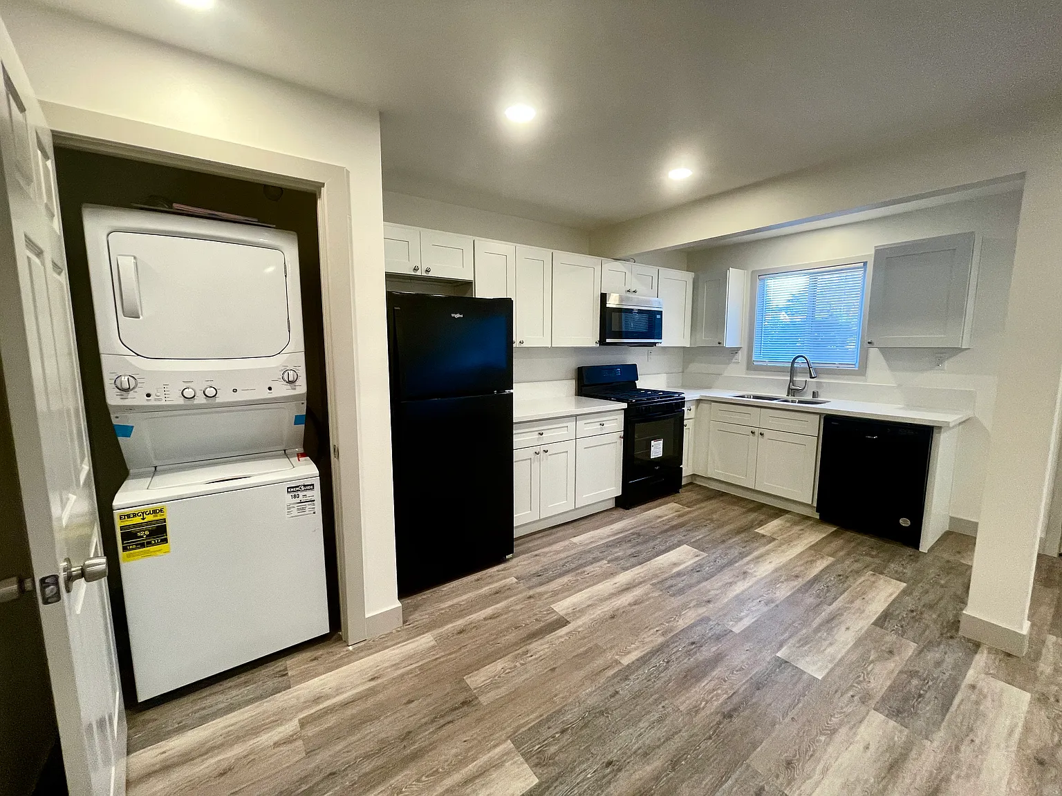 1 bed, 587 sqft, $2,000 — Photo 1