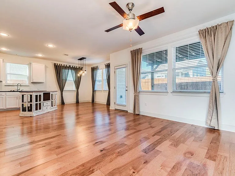 2208 Capulet St — Photo 3