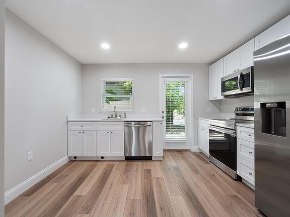 3rd image of 1507 Catherine St #A