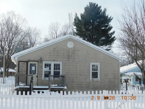 801 W Front St, Buchanan, MI 49107