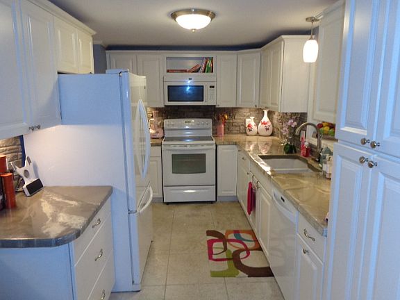 5th image of 8290 W Point Dr