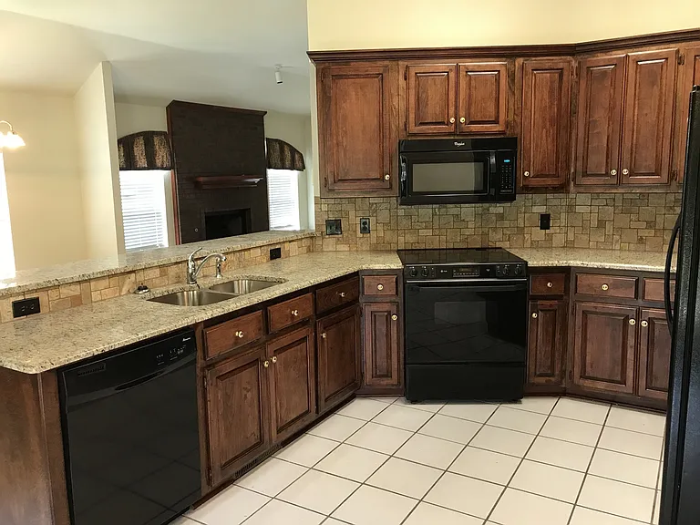 10300 Cumberland Ln — Photo 1