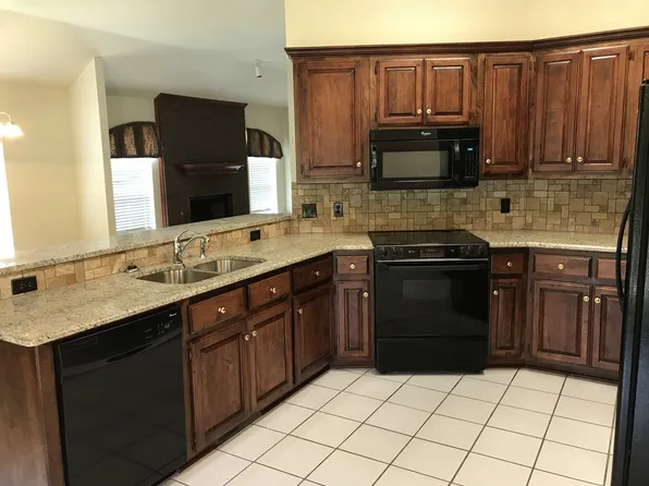 10300 Cumberland Ln, Oklahoma City, OK 73162