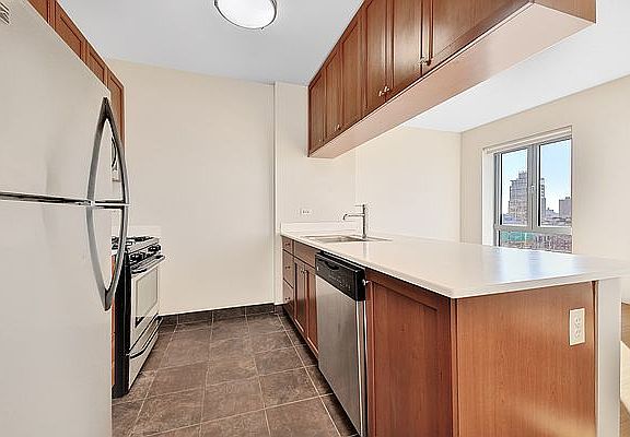 5th image of 373 Wythe Ave APT 5G