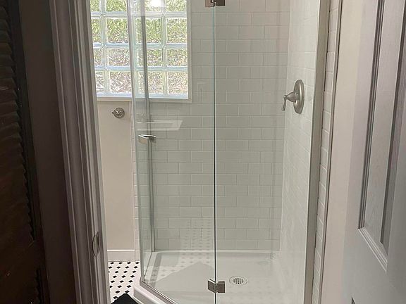 4th image of 2451 Beachview Ln
