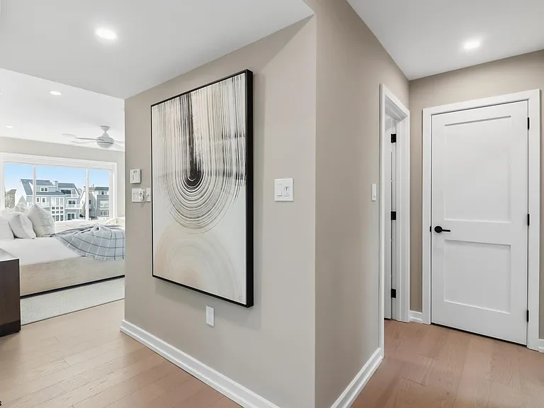 302 N Nassau Ave — Photo 42