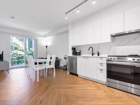 5th image of 3229 Saint Johns St #419
