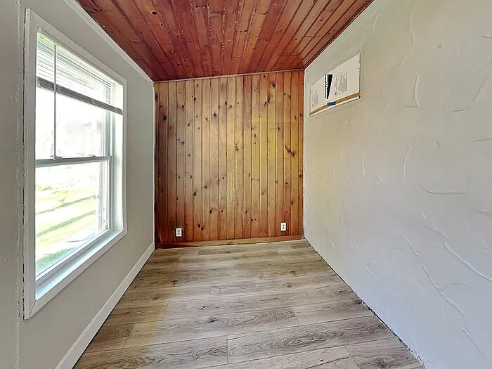 140 Park St E — Photo 15
