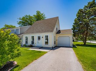 29W431 Greenbriar Ln, Warrenville, IL