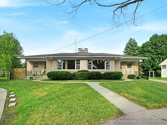 3rd image of 2424 Martin Ave SE